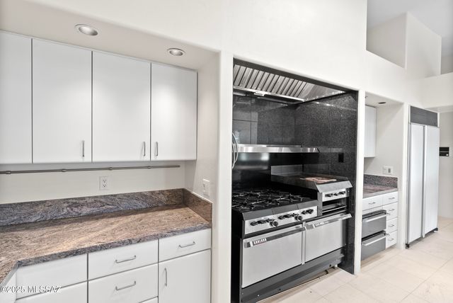 3211 E Blossom Dancer Lane, Tucson, AZ 85718