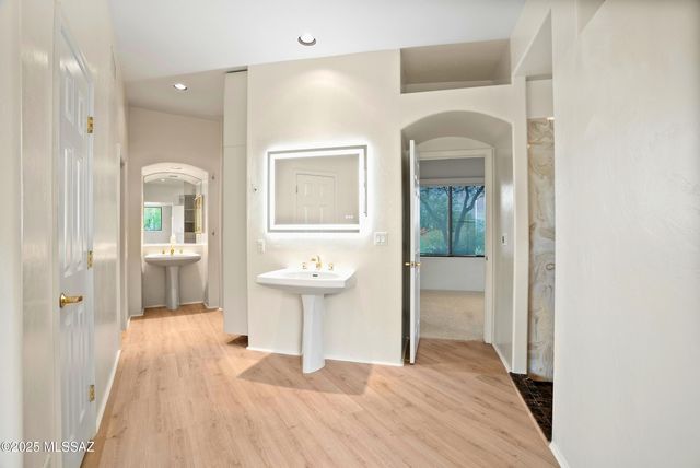 3211 E Blossom Dancer Lane, Tucson, AZ 85718