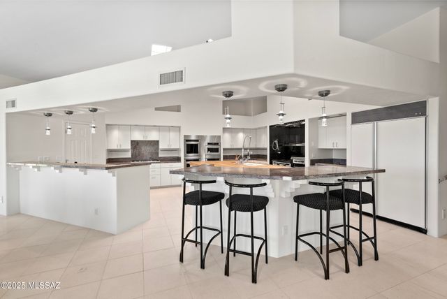 3211 E Blossom Dancer Lane, Tucson, AZ 85718