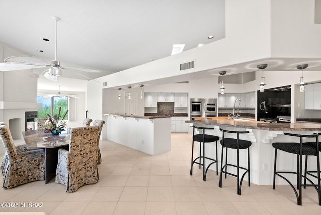 3211 E Blossom Dancer Lane, Tucson, AZ 85718