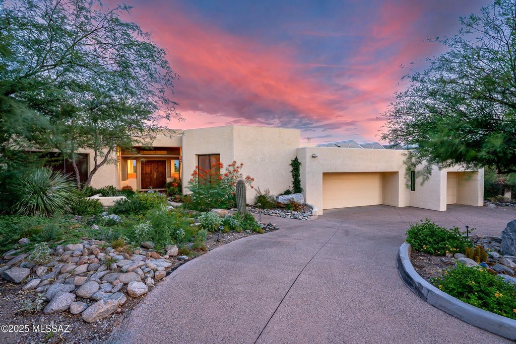 3211 E Blossom Dancer Lane, Tucson, AZ 85718