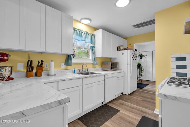24 Cedarbrook Lane, Little Egg Harbor, NJ 08087