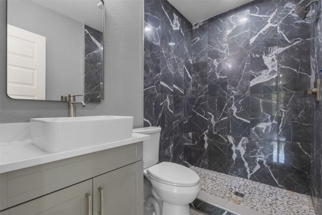 526 SE 11th, Grand Prairie, TX 75051