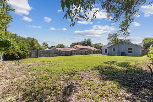 526 SE 11th, Grand Prairie, TX 75051