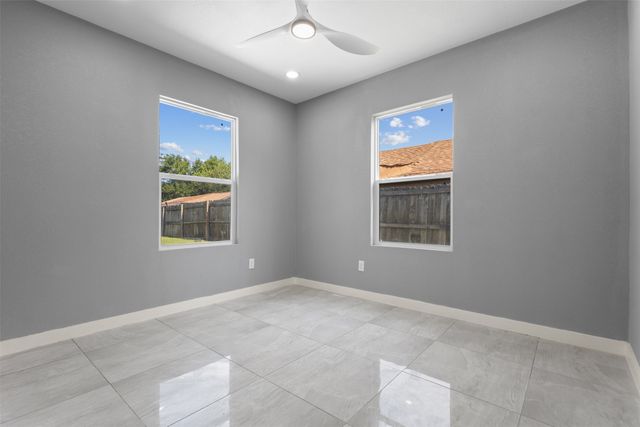 526 SE 11th, Grand Prairie, TX 75051