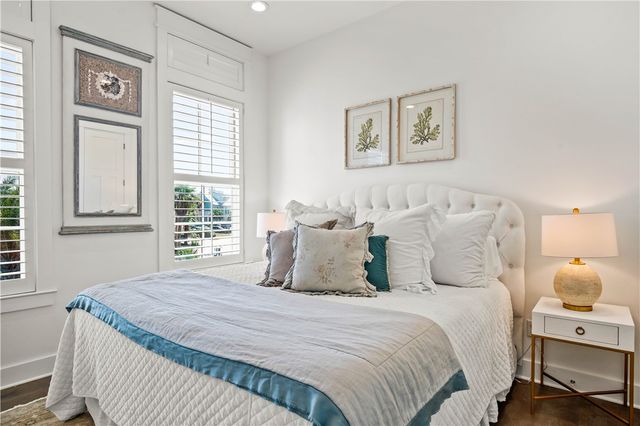 200 Round Road, Port Aransas, TX 78373