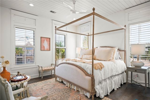 200 Round Road, Port Aransas, TX 78373