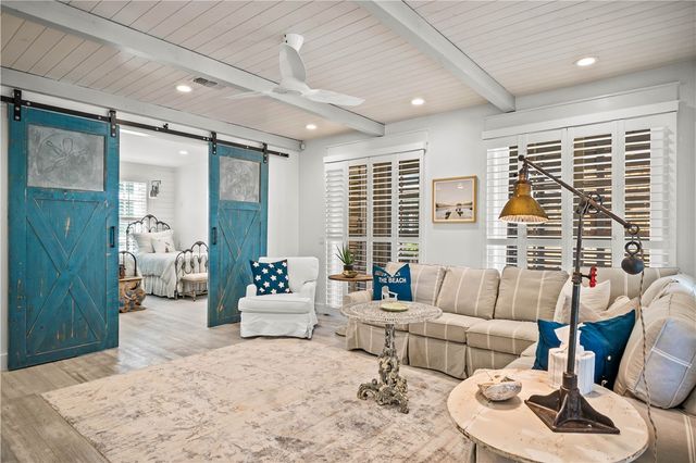 200 Round Road, Port Aransas, TX 78373