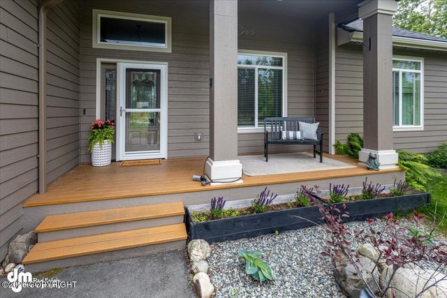 7658 E Wolf Creek Road, Wasilla, AK 99654