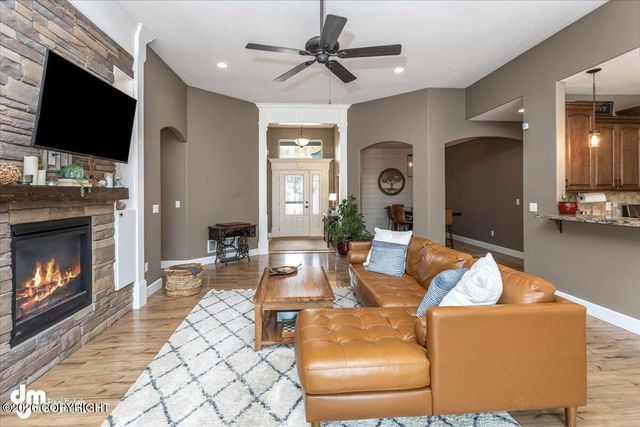 7658 E Wolf Creek Road, Wasilla, AK 99654