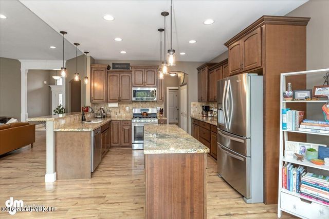 7658 E Wolf Creek Road, Wasilla, AK 99654