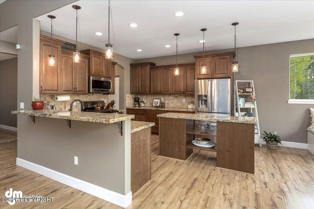 7658 E Wolf Creek Road, Wasilla, AK 99654