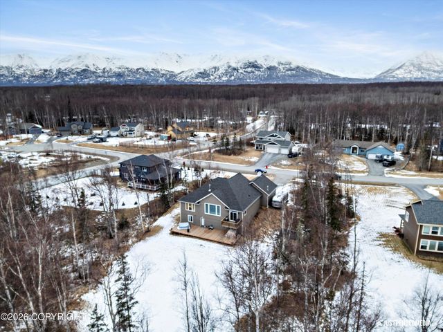 7658 E Wolf Creek Road, Wasilla, AK 99654