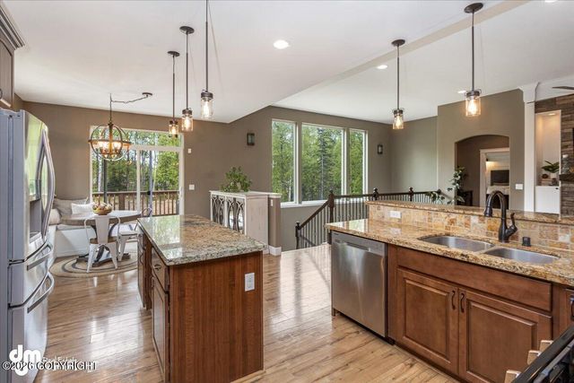 7658 E Wolf Creek Road, Wasilla, AK 99654