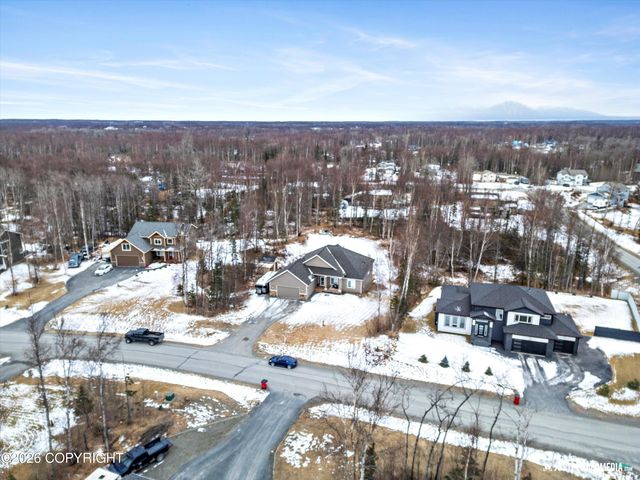 7658 E Wolf Creek Road, Wasilla, AK 99654