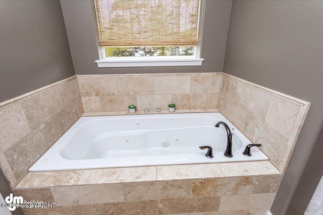 7658 E Wolf Creek Road, Wasilla, AK 99654