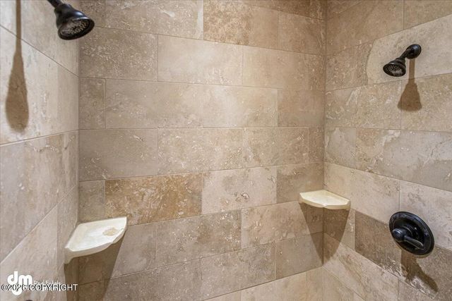 7658 E Wolf Creek Road, Wasilla, AK 99654