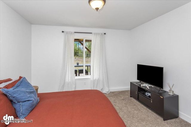 7658 E Wolf Creek Road, Wasilla, AK 99654