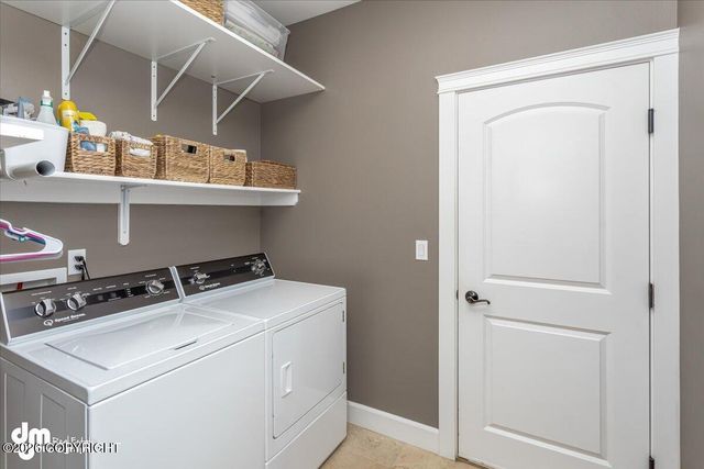 7658 E Wolf Creek Road, Wasilla, AK 99654