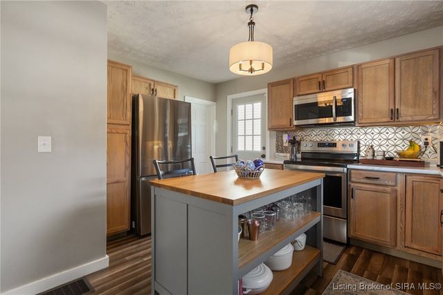 902 Mechanic Street, Jeffersonville, IN 47130