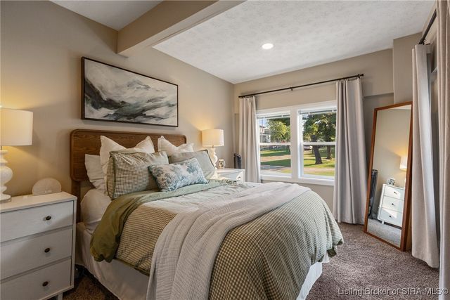 902 Mechanic Street, Jeffersonville, IN 47130