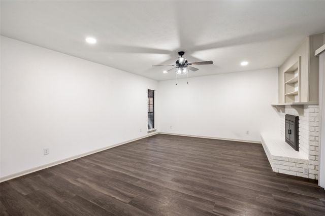 2212 Grapevine Lane, Carrollton, TX 75007