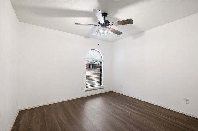 2212 Grapevine Lane, Carrollton, TX 75007