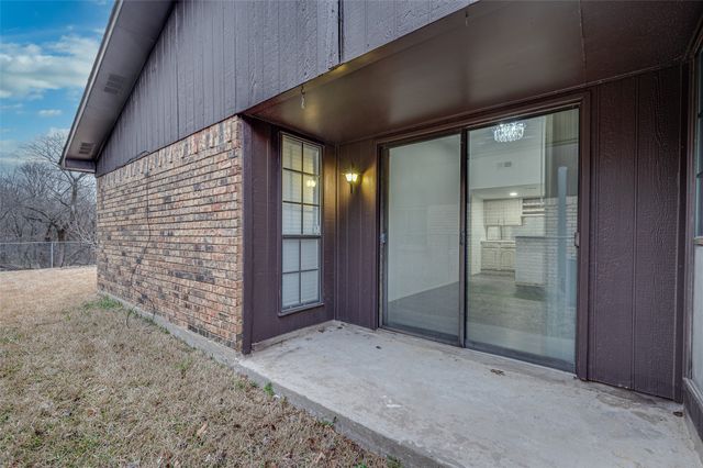 2212 Grapevine Lane, Carrollton, TX 75007