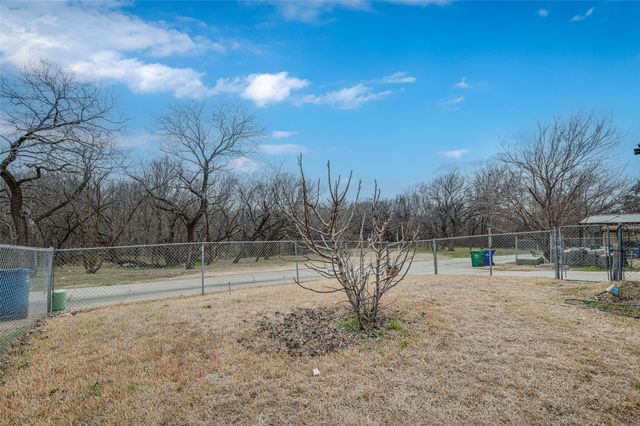 2212 Grapevine Lane, Carrollton, TX 75007