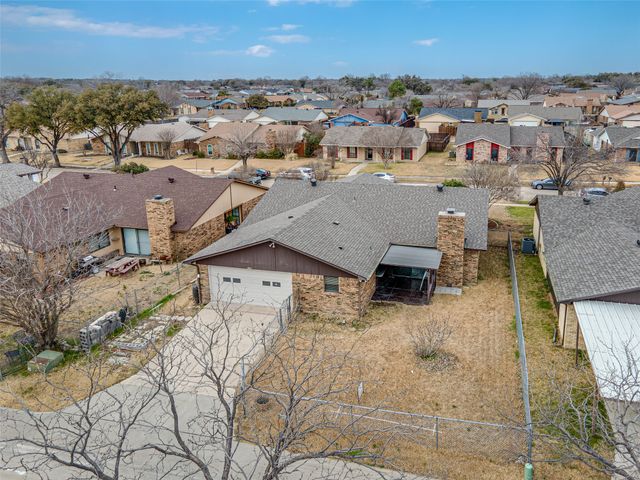 2212 Grapevine Lane, Carrollton, TX 75007