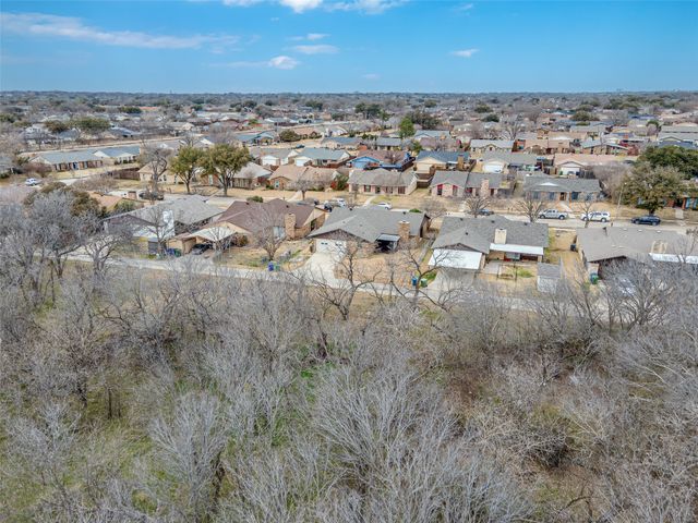 2212 Grapevine Lane, Carrollton, TX 75007