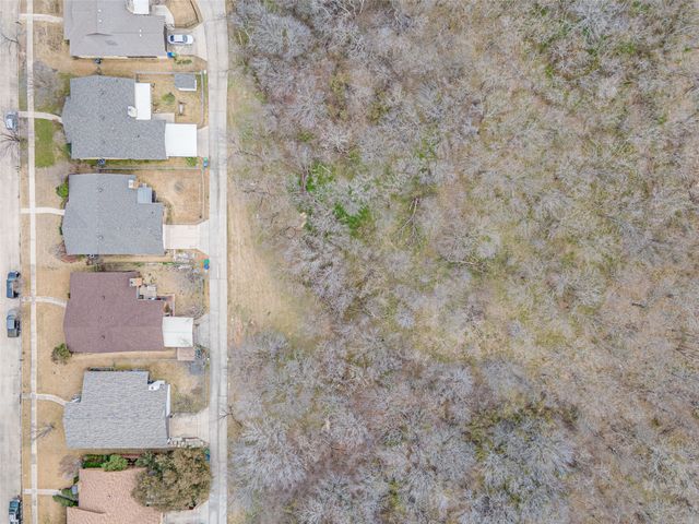 2212 Grapevine Lane, Carrollton, TX 75007