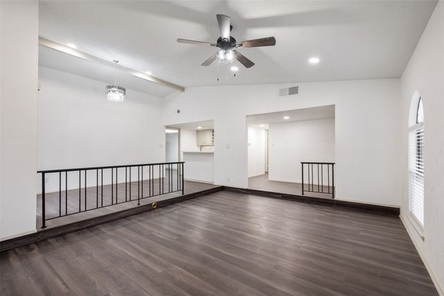 2212 Grapevine Lane, Carrollton, TX 75007