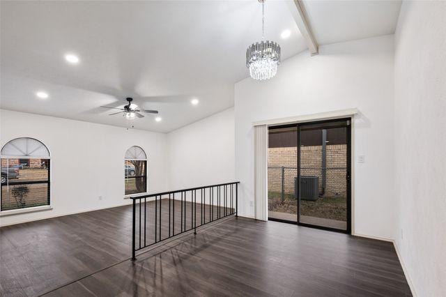 2212 Grapevine Lane, Carrollton, TX 75007