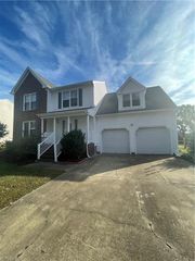 1529 Plantation Lakes CIR, Chesapeake, VA 23320