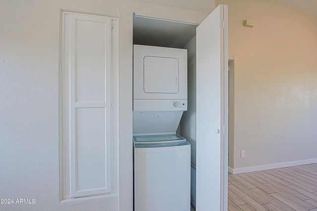 1614 W Purdue Avenue 202, Phoenix, AZ 85021