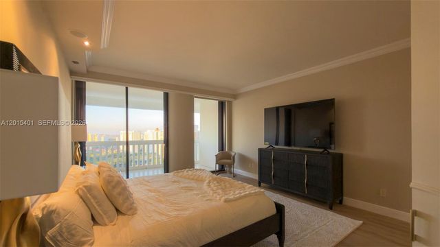 2000 Island Blvd 3004, Aventura, FL 33160