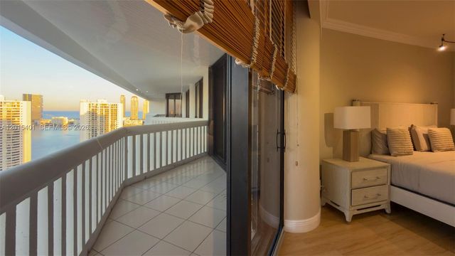 2000 Island Blvd 3004, Aventura, FL 33160