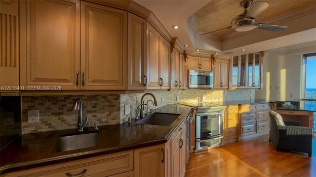 2000 Island Blvd 3004, Aventura, FL 33160
