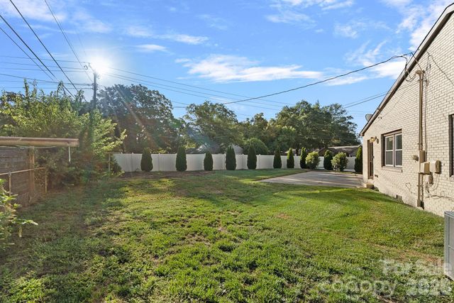 2561 Lumina Avenue, Charlotte, NC 28208