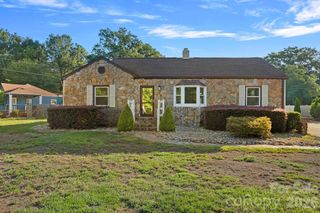 2561 Lumina Avenue, Charlotte, NC 28208