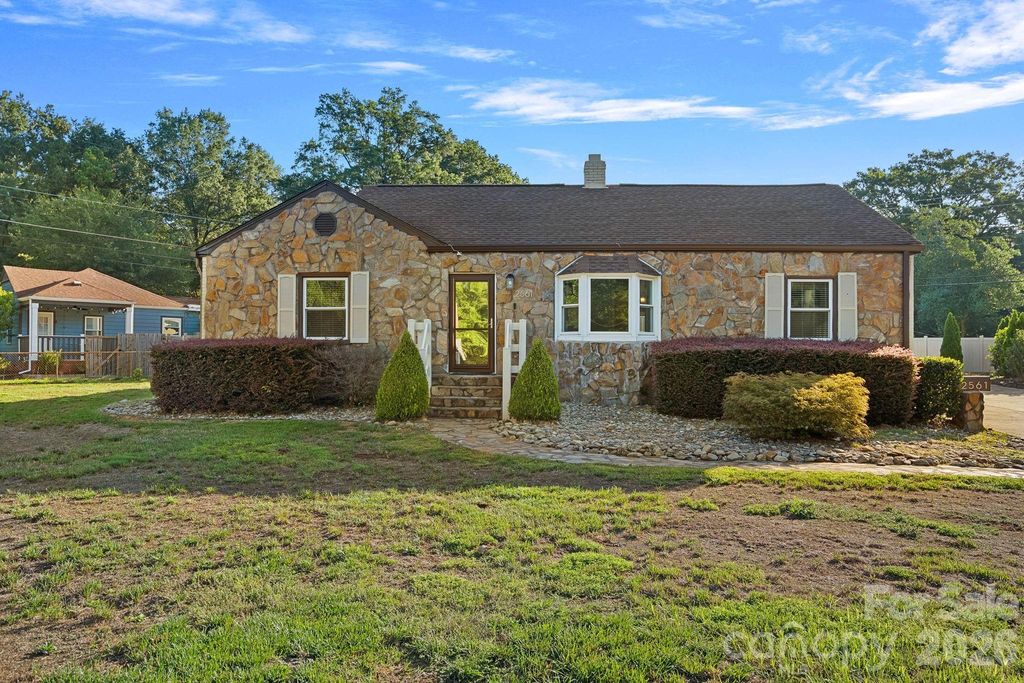 2561 Lumina Avenue, Charlotte, NC 28208