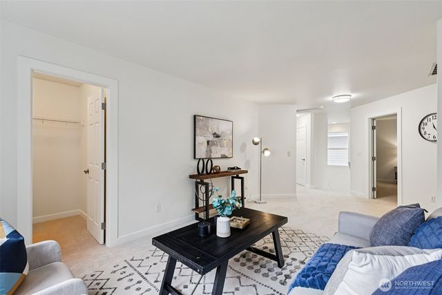 34524 SE Linden Loop, Snoqualmie, WA 98065