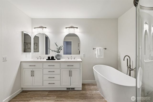 34524 SE Linden Loop, Snoqualmie, WA 98065