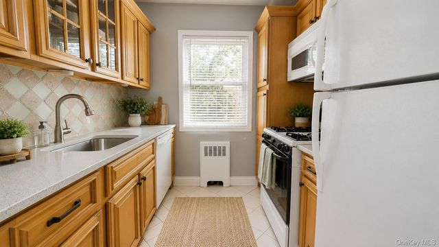 196-43 Dunton Avenue 2C, Holliswood, NY 11423
