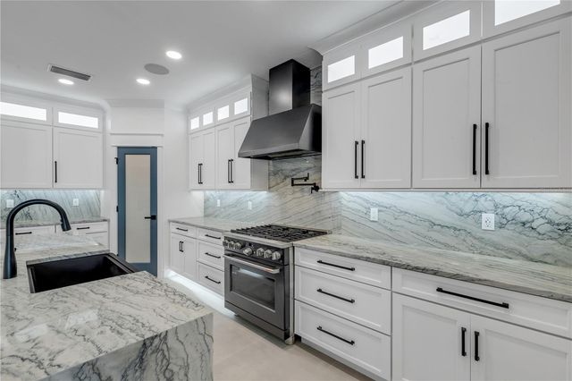 210 DUE EAST STREET, New Smyrna Beach, FL 32169