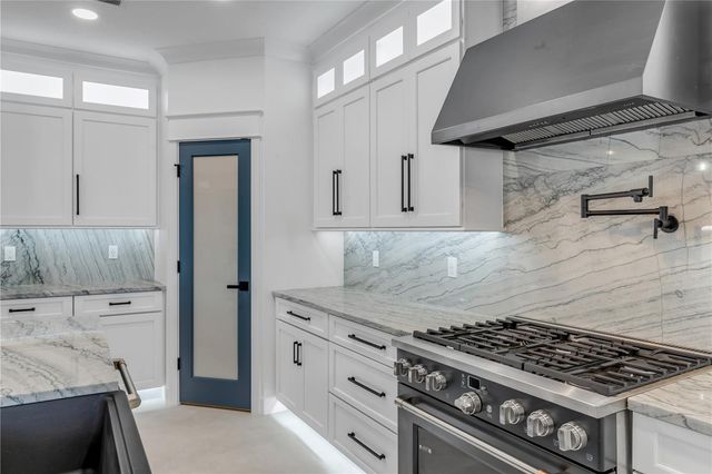 210 DUE EAST STREET, New Smyrna Beach, FL 32169