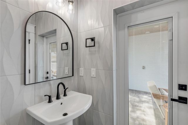 210 DUE EAST STREET, New Smyrna Beach, FL 32169