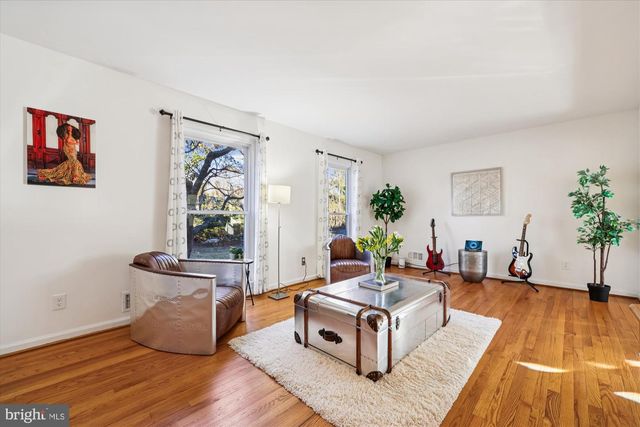 9304 BELLS MILL RD, Potomac, MD 20854