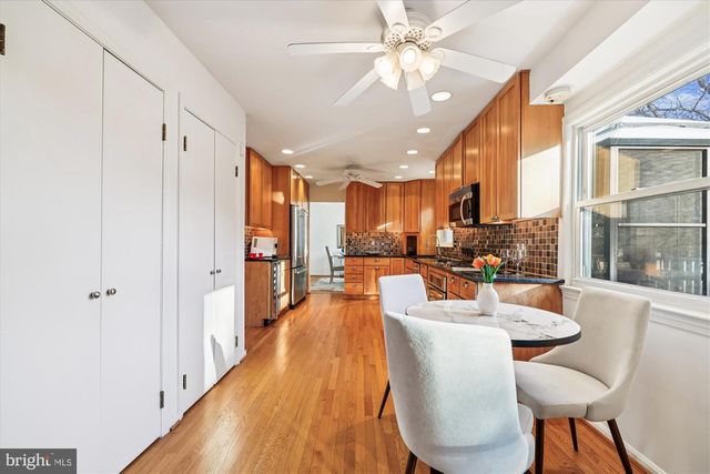 9304 BELLS MILL RD, Potomac, MD 20854